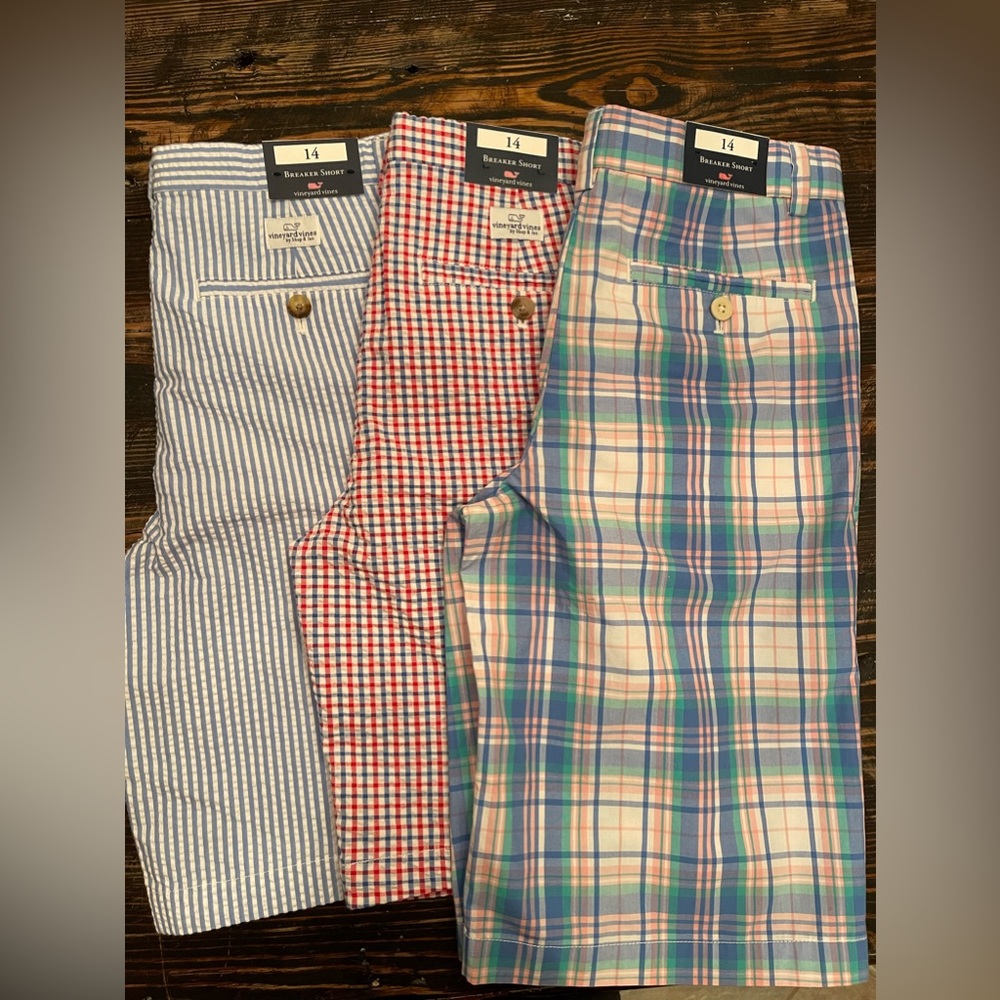 Vineyard Vines boys shorts size 14 NWT